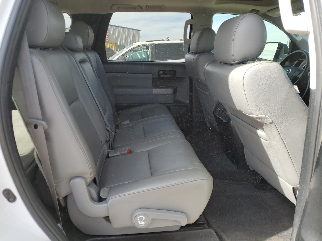 2012 Toyota Sequoia - Image 11