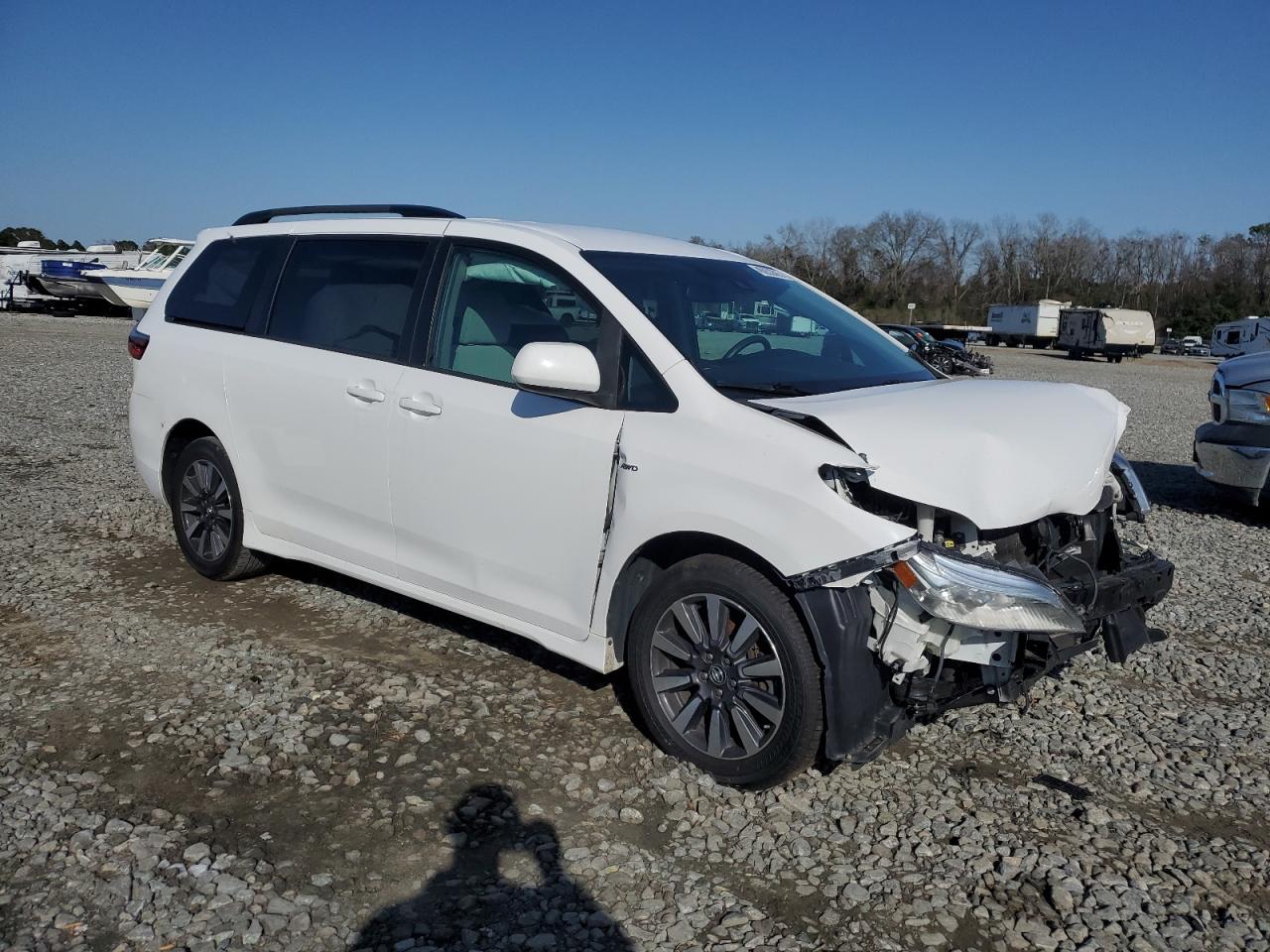 2018 Toyota Sienna - Image 4