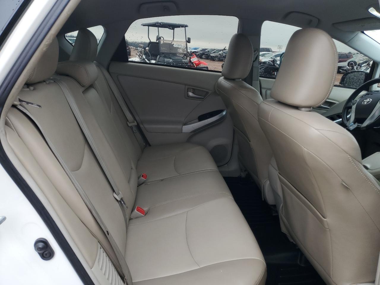2014 Toyota Prius - Image 10