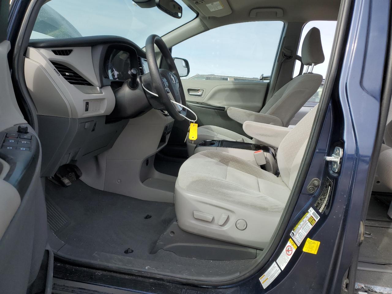 2019 Toyota Sienna - Image 7