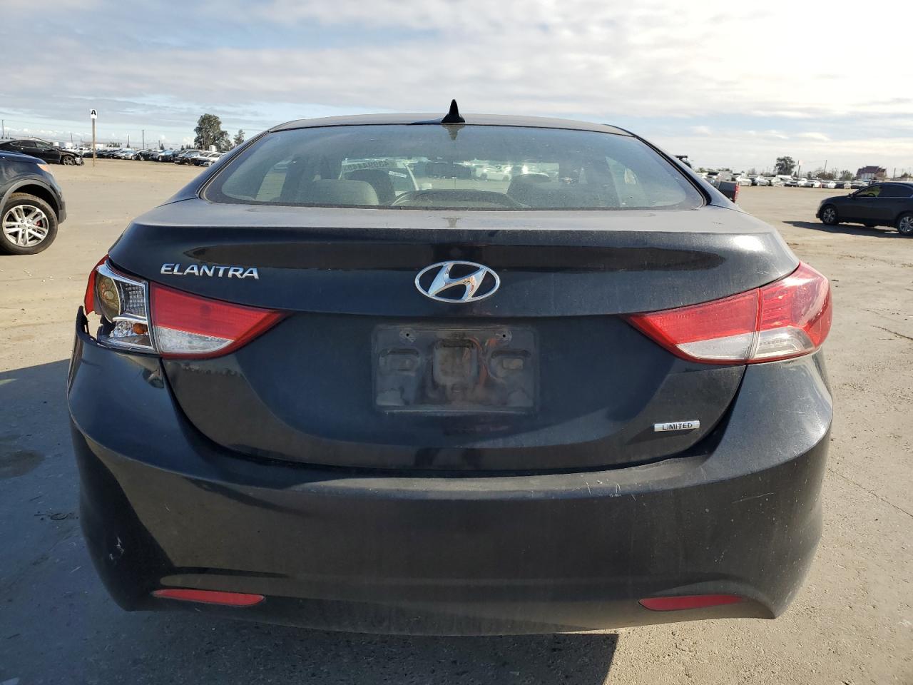 2011 Hyundai Elantra - Image 6