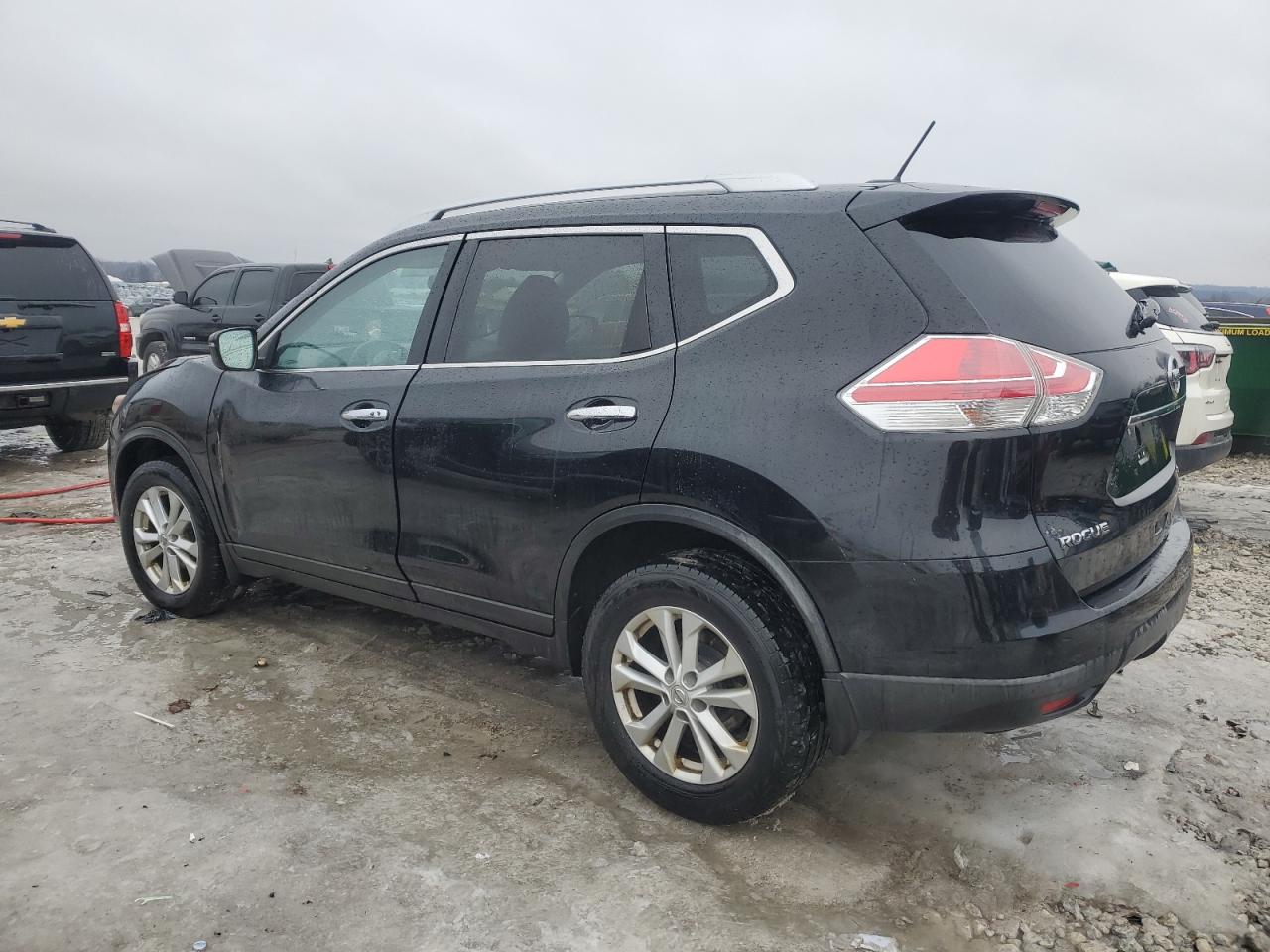 2016 Nissan Rogue - Image 2