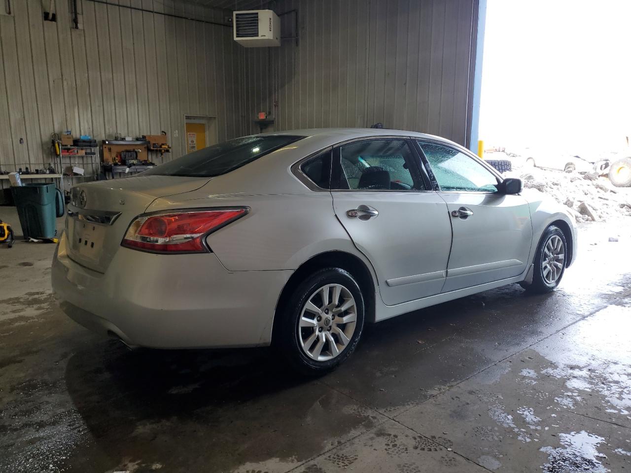 2015 Nissan Altima - Image 3