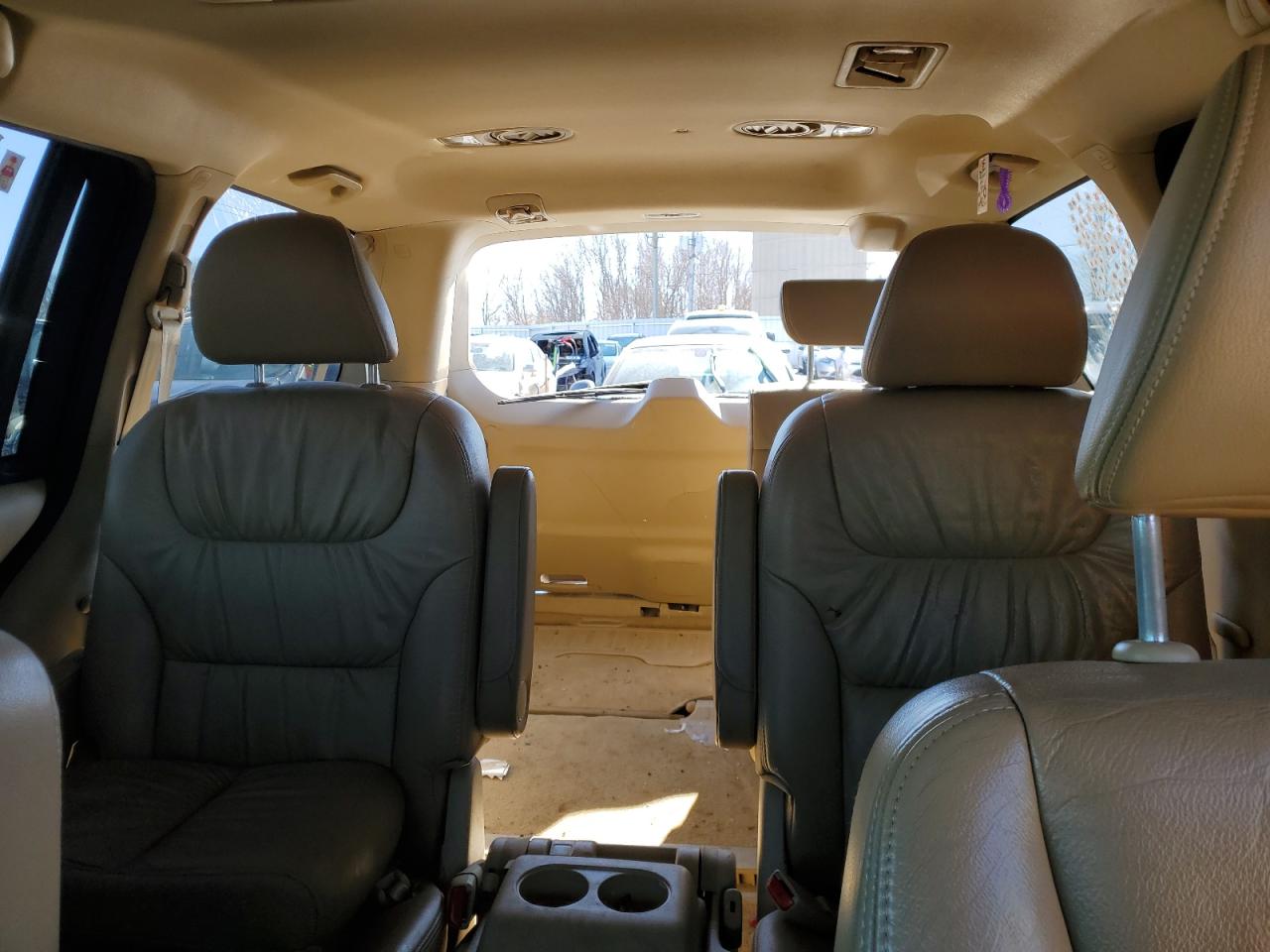 2010 Honda Odyssey - Image 10