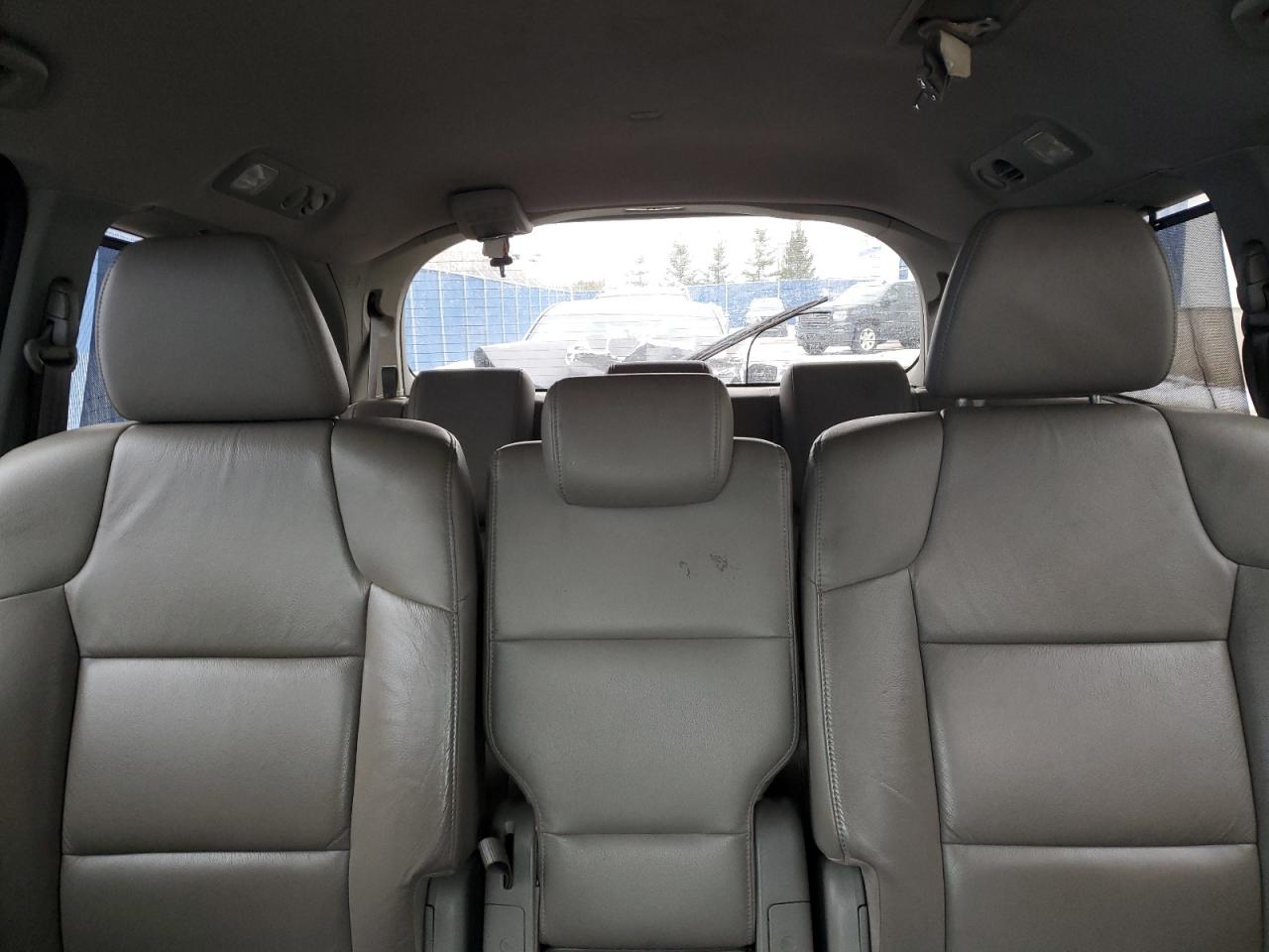 2011 Honda Odyssey - Image 10