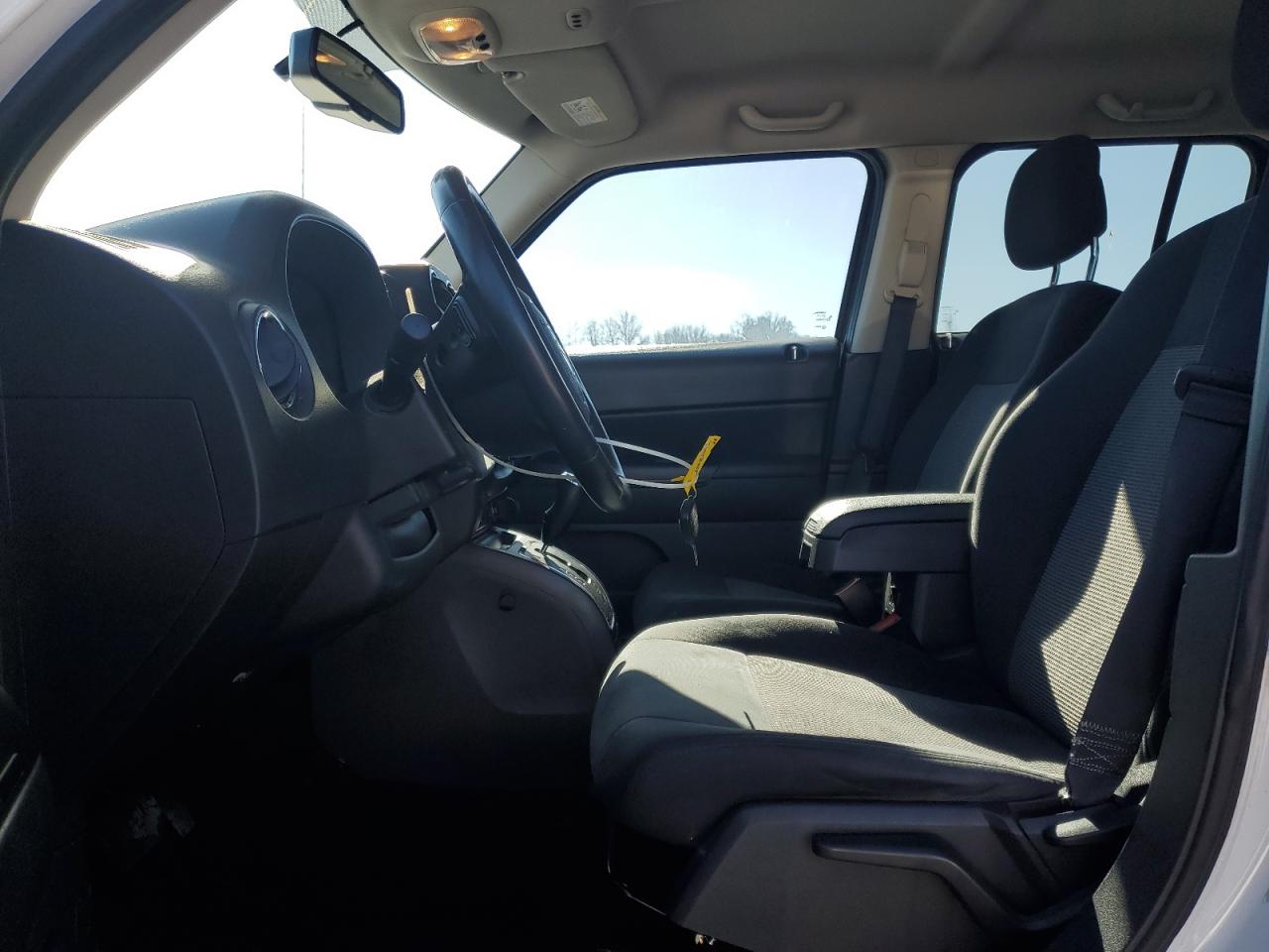 2011 Jeep Liberty (Patriot) - Image 7