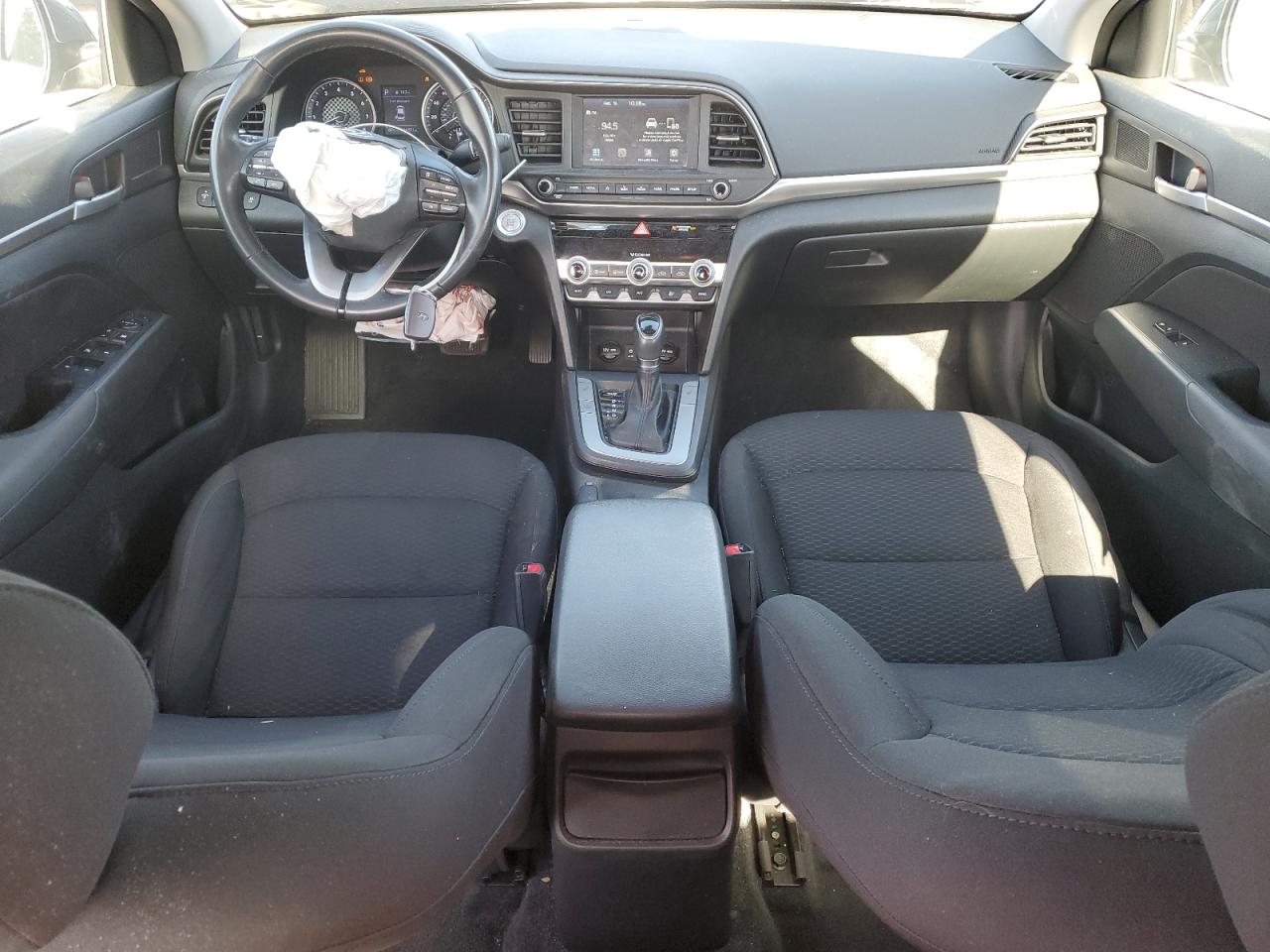 2020 Hyundai Elantra - Image 8
