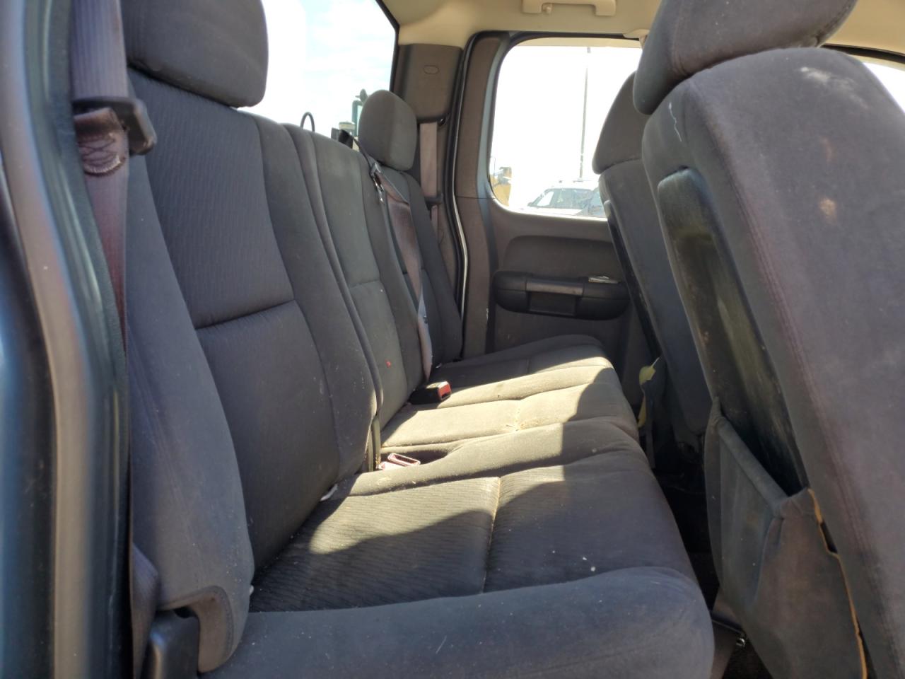 2009 Chevrolet Silverado - Image 10