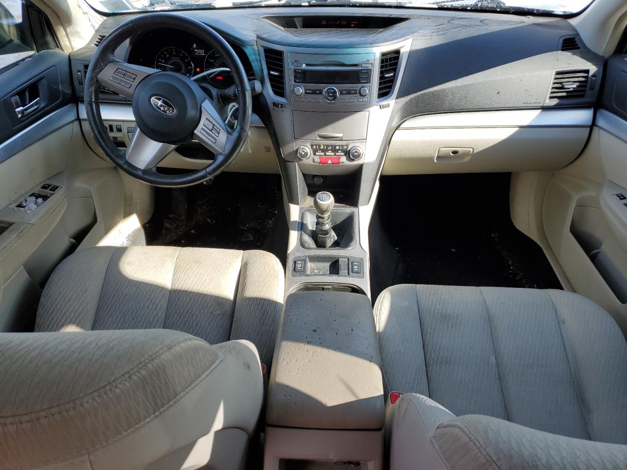 2010 Subaru Outback - Image 8