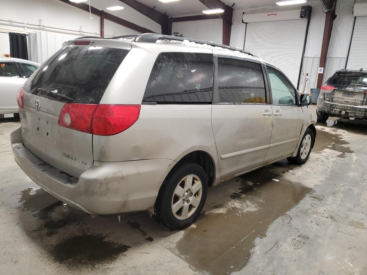 2007 Toyota Sienna - Image 3