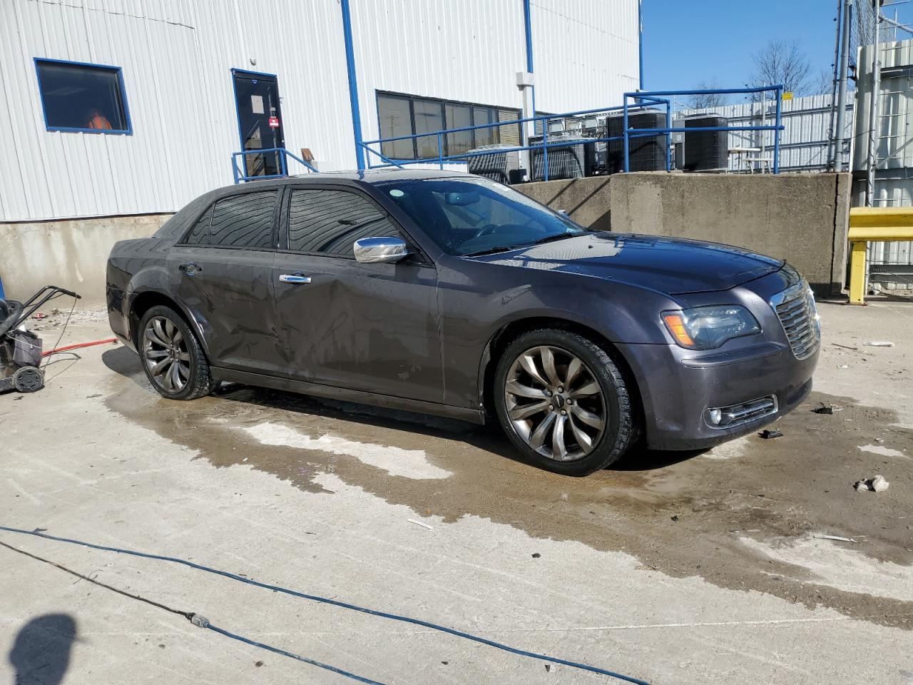 2014 Chrysler 300 - Image 4