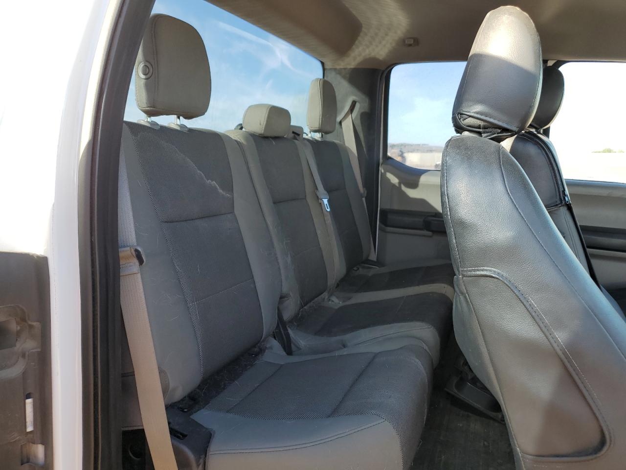 2015 Ford F-150 - Image 10