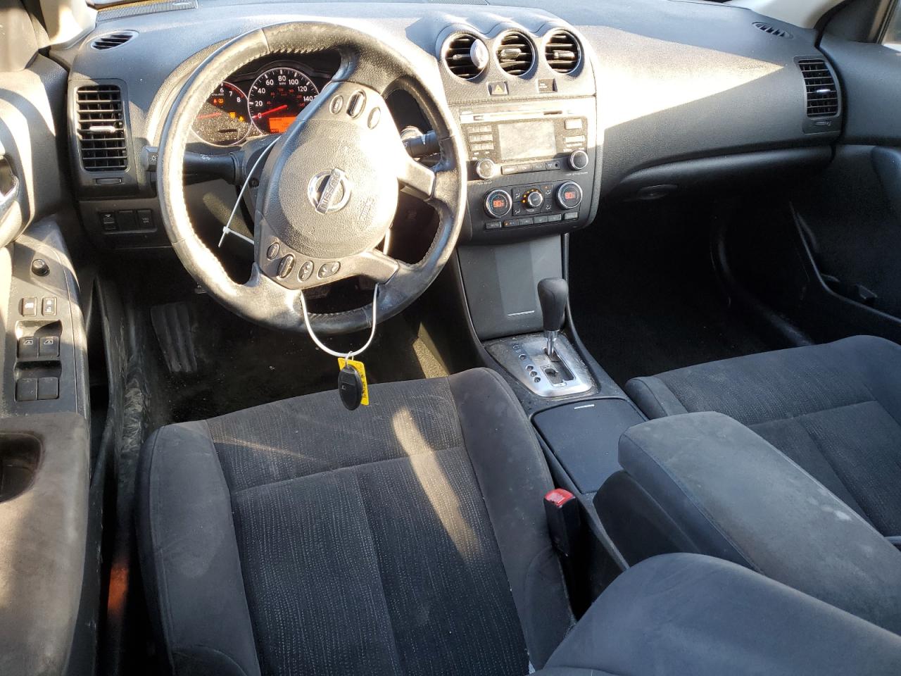 2010 Nissan Altima - Image 8