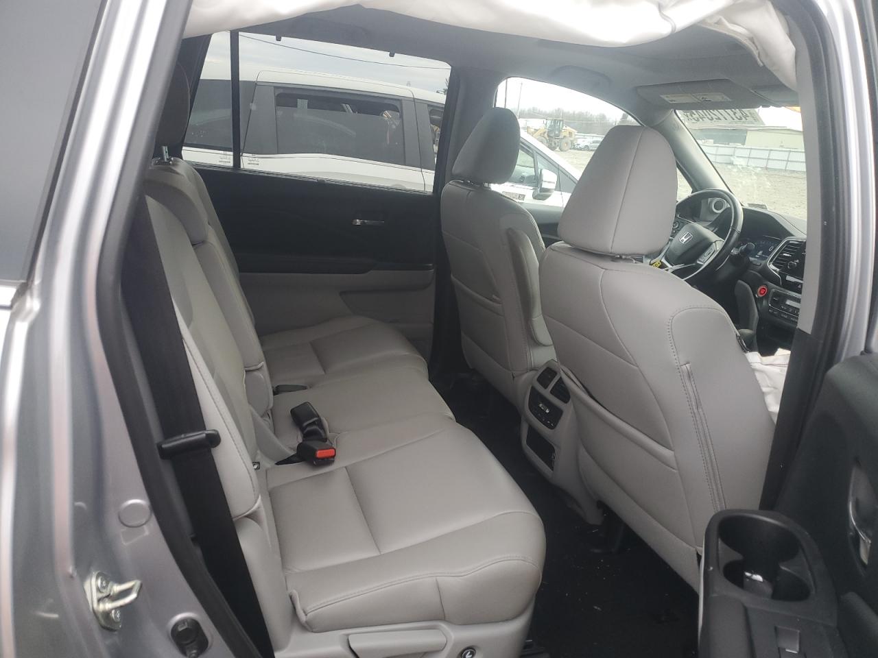 2020 Honda Pilot - Image 11