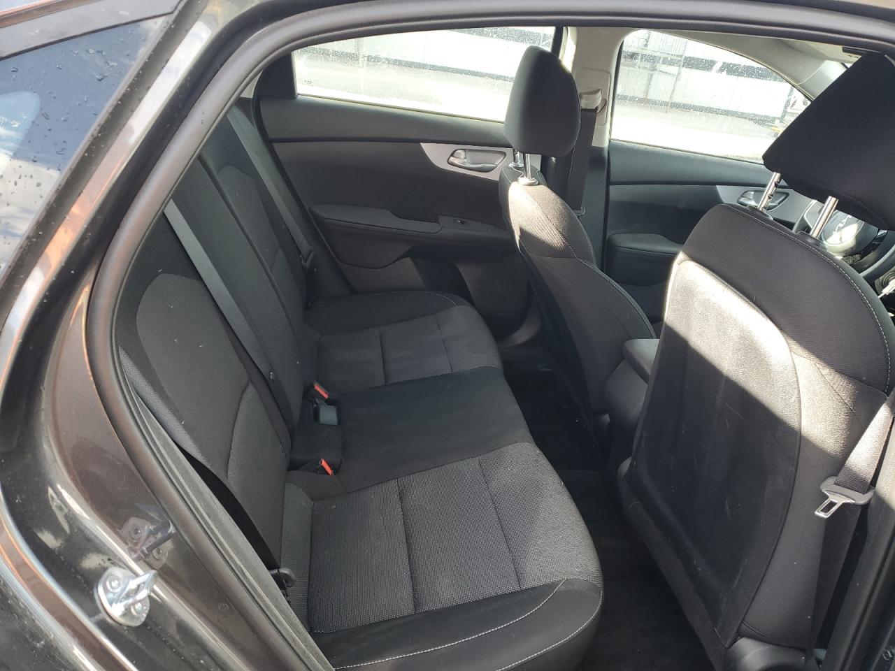 2024 Kia Forte - Image 10