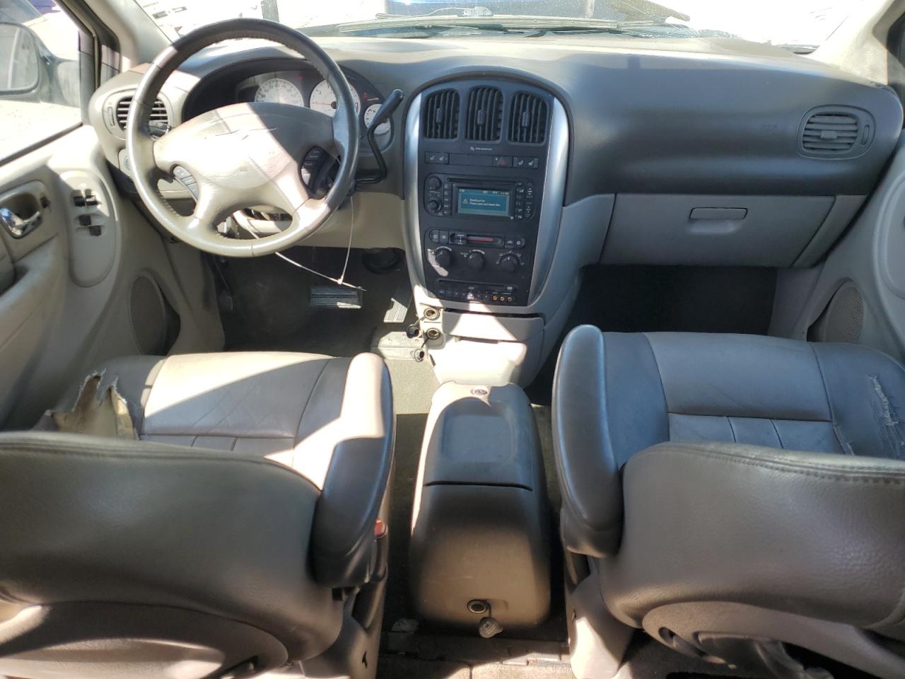 2005 Chrysler Town & Country Touring VIN: 2C4GP54L15R395377 Lot: 47405685
