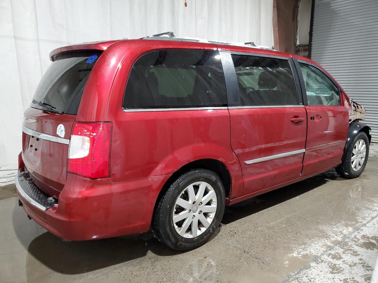 2013 Chrysler Town & Country - Image 3