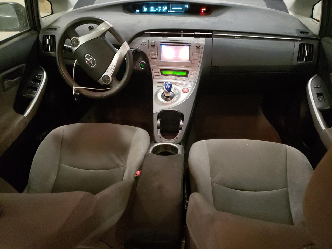 2012 Toyota Prius - Image 8