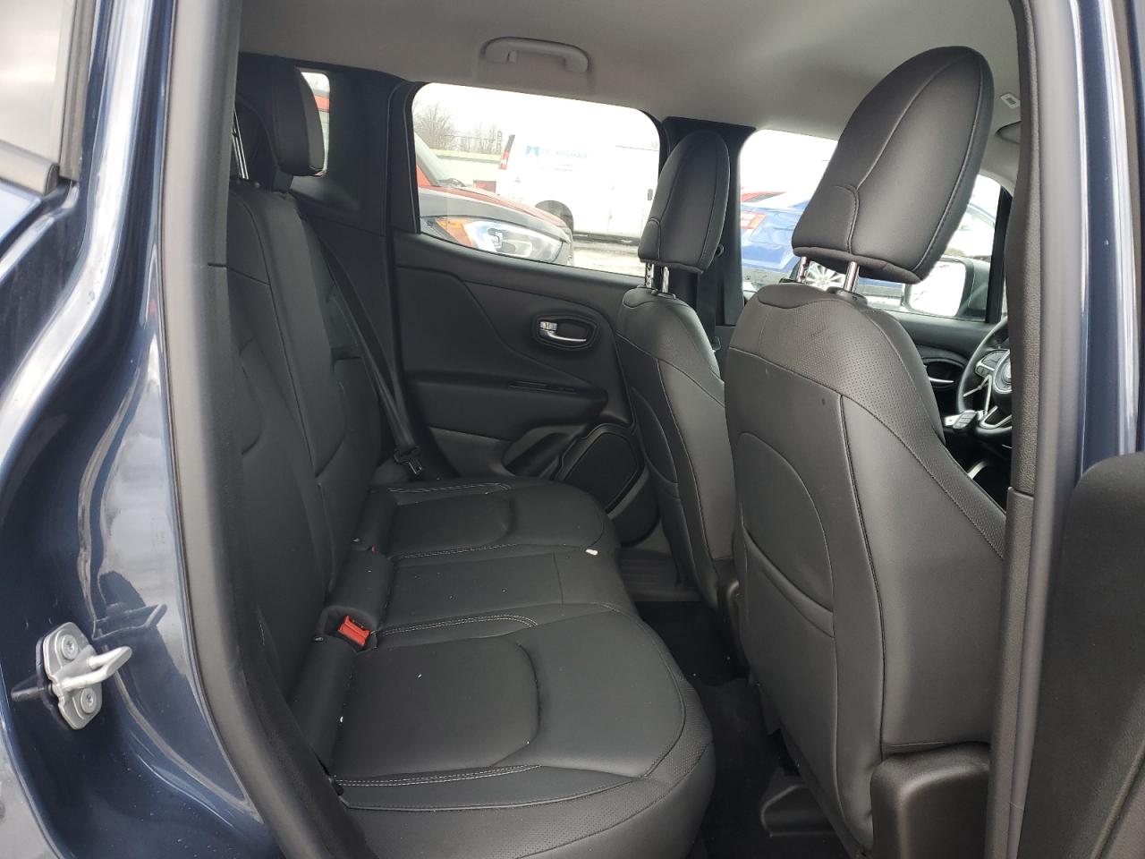 2021 Jeep Renegade - Image 11