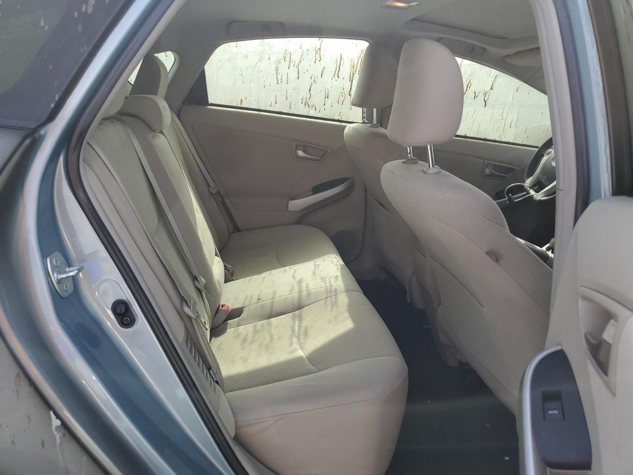 2015 Toyota Prius - Image 10