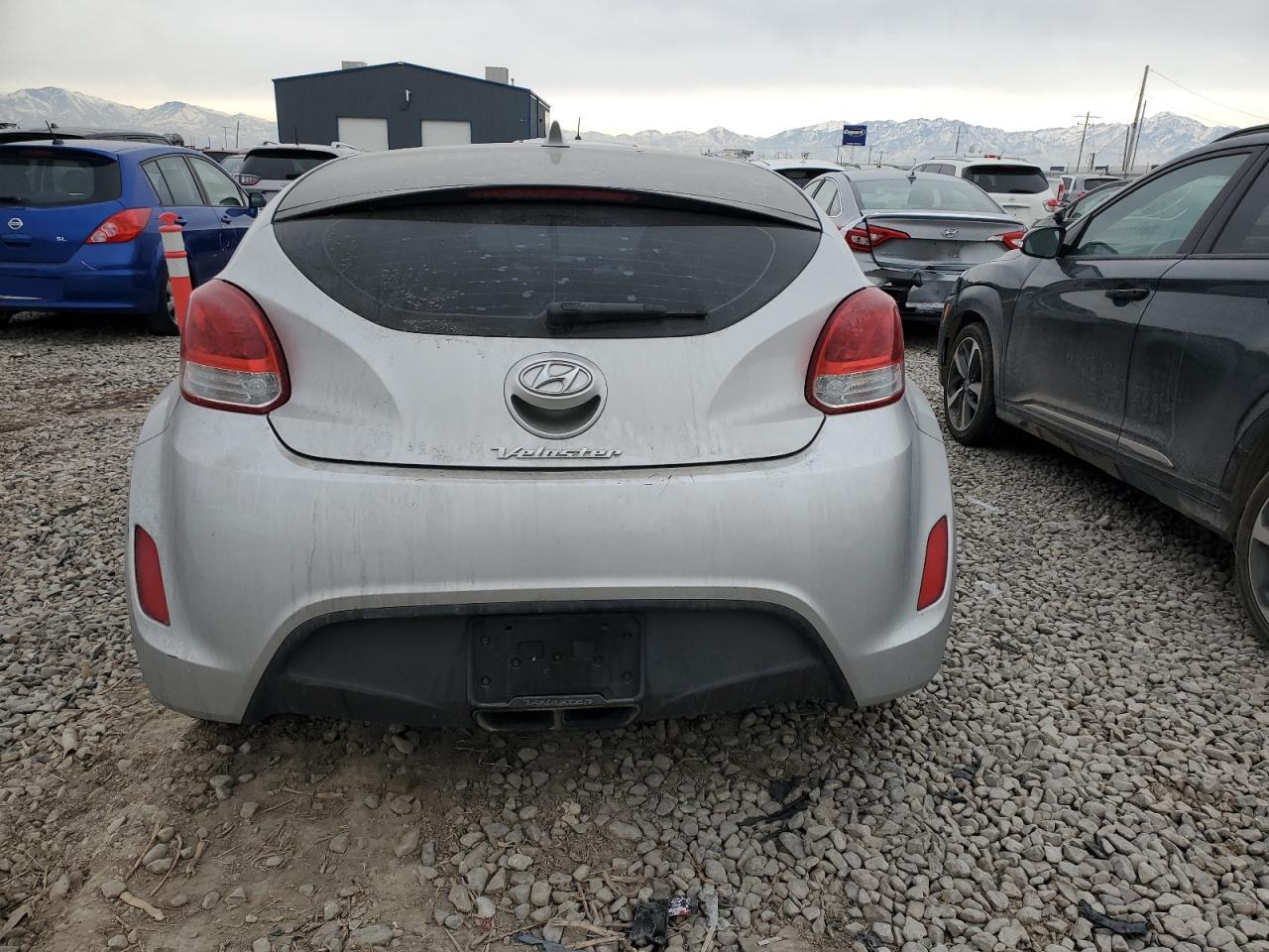 2012 Hyundai Veloster - Image 6