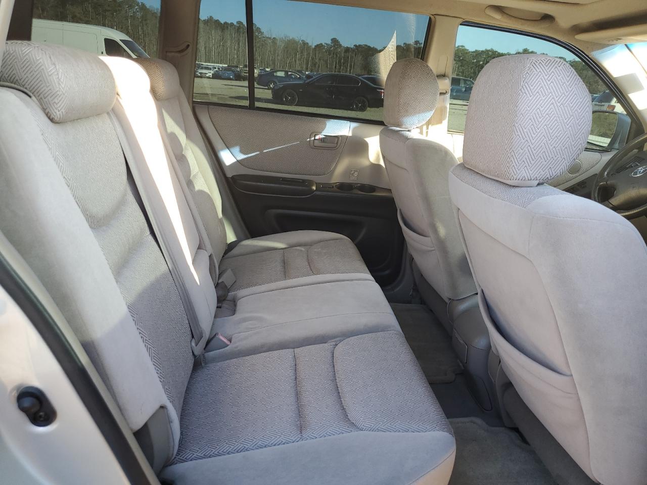 2003 Toyota Highlander - Image 11