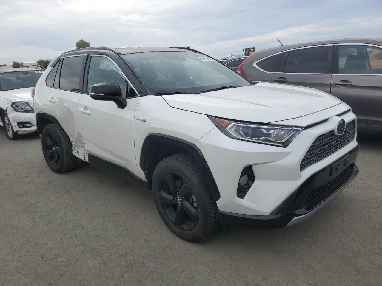 2020 Toyota RAV 4 - Image 4