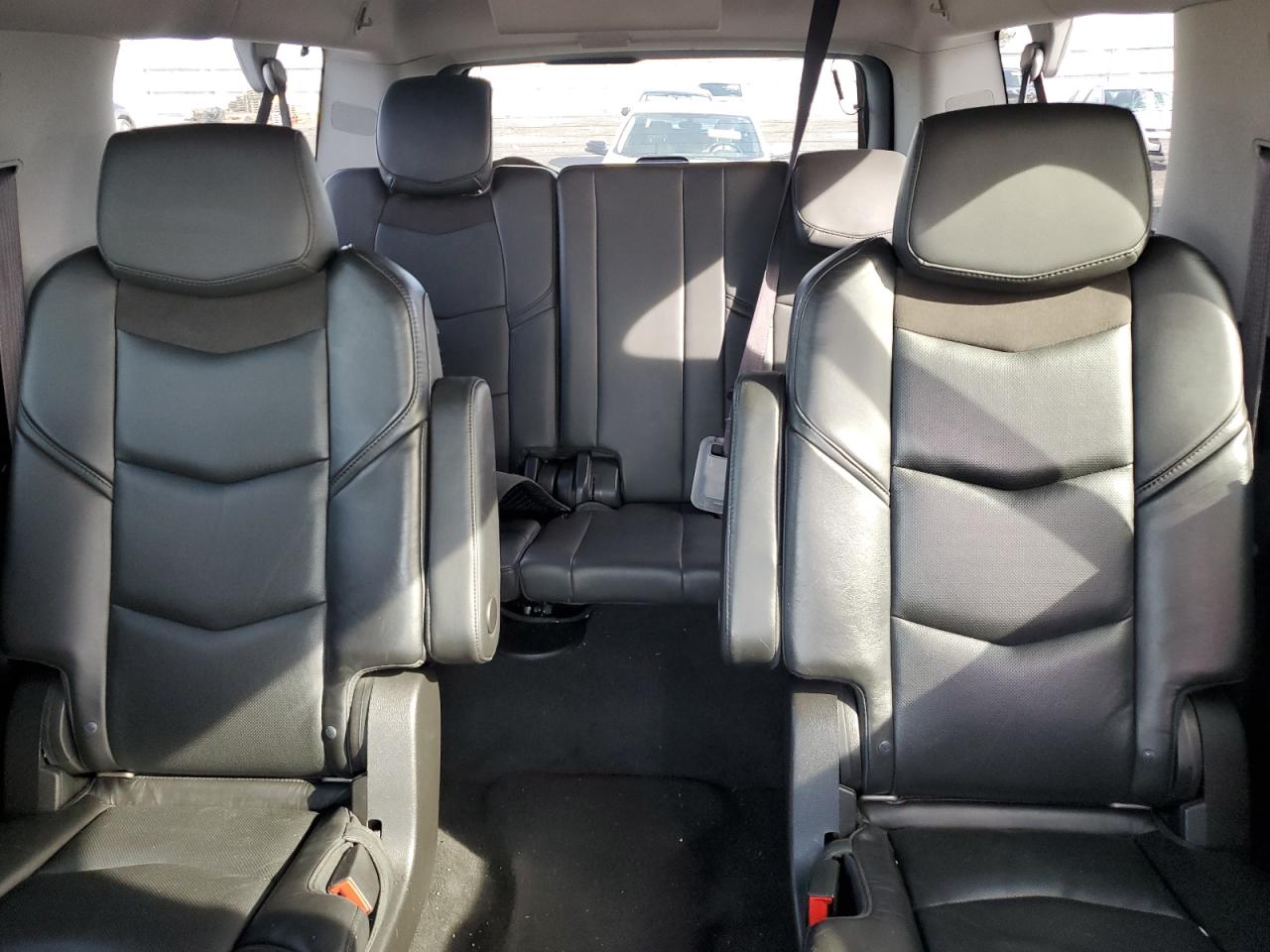 2015 Cadillac Escalade - Image 10