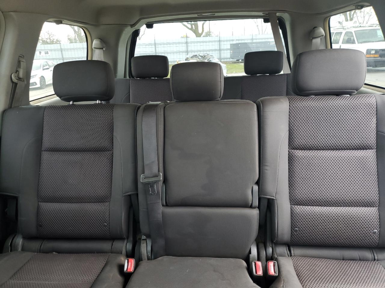 2005 Nissan Armada - Image 10