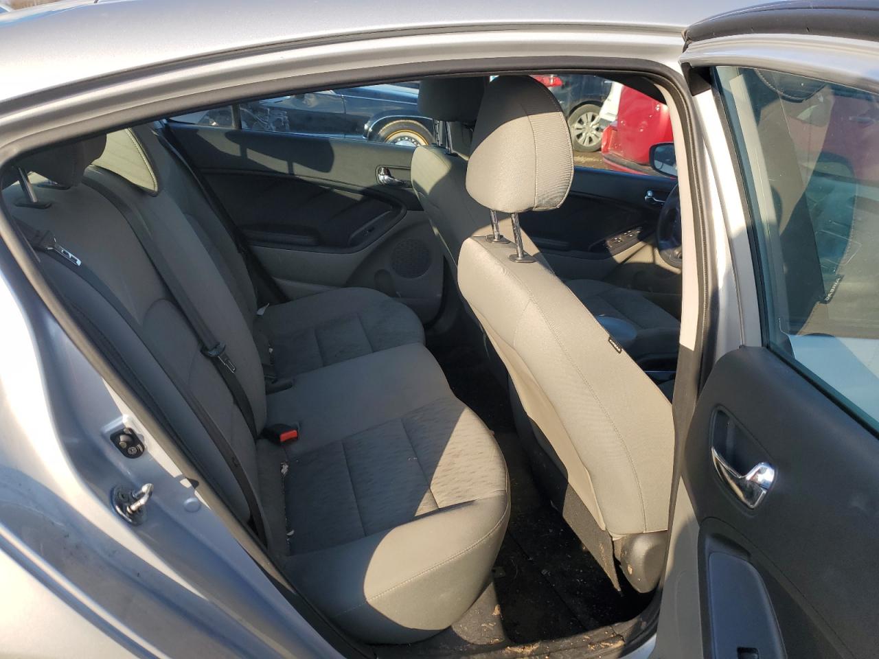 2015 Kia Forte - Image 10