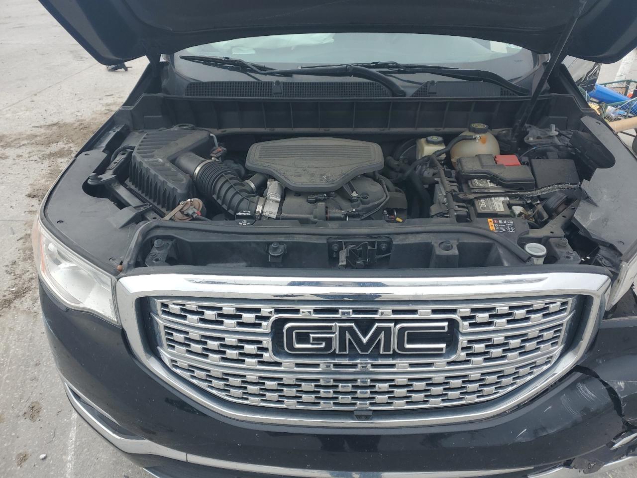 2017 GMC Acadia - Image 14