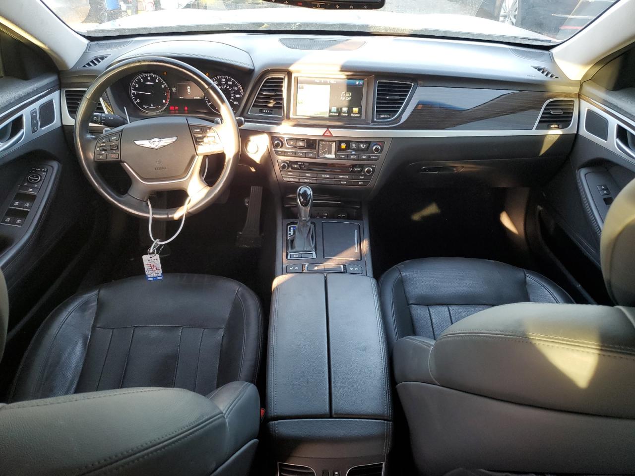 2015 Hyundai Genesis - Image 8