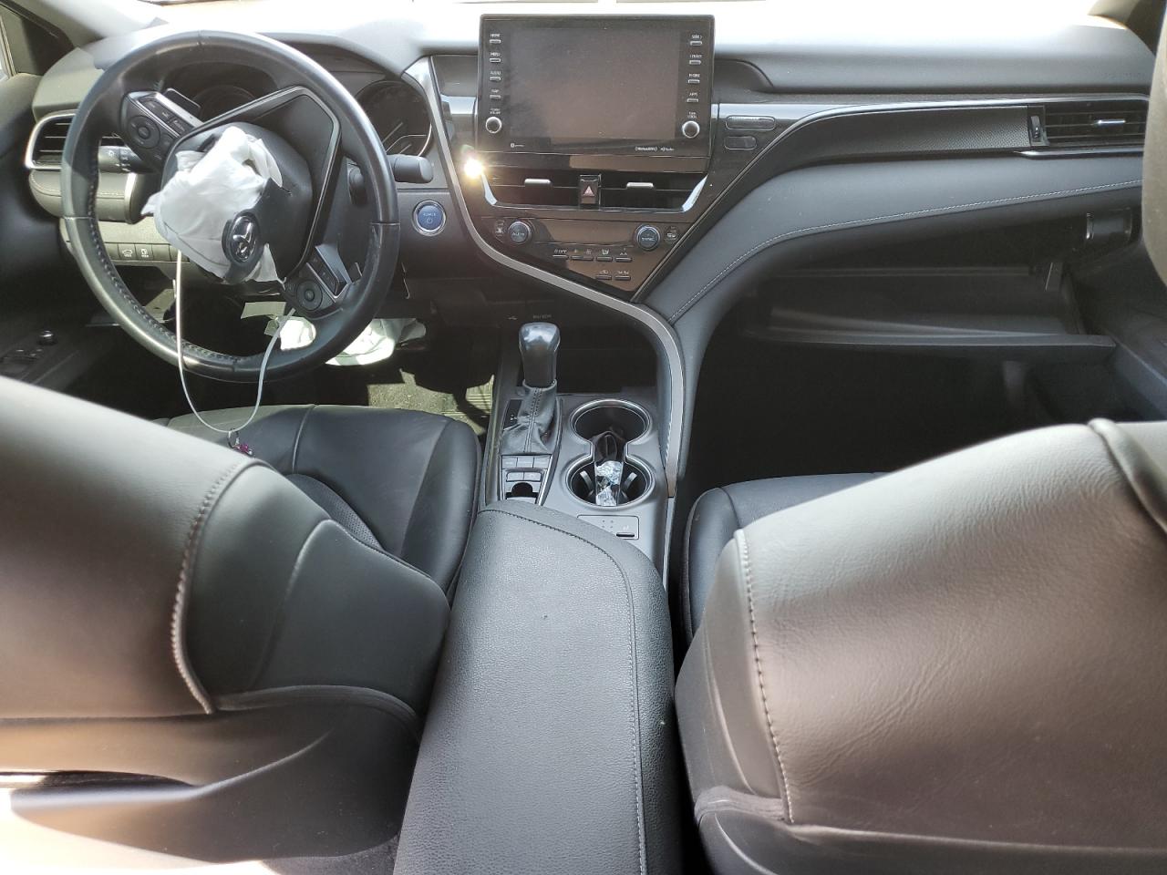 2021 Toyota Camry - Image 8