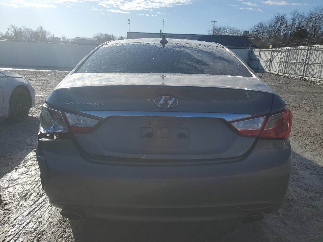 2011 Hyundai Sonata - Image 6