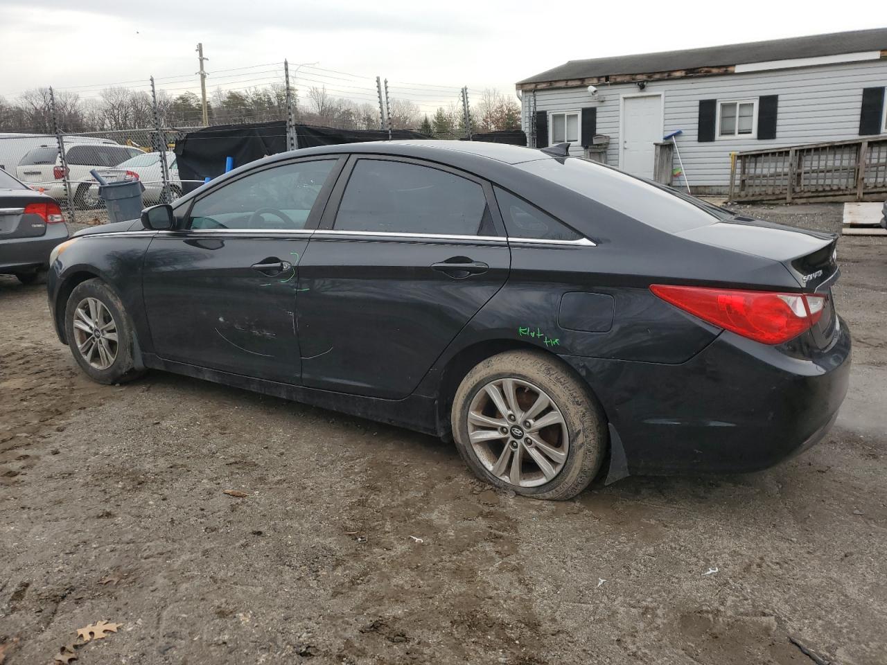 2013 Hyundai Sonata - Image 2