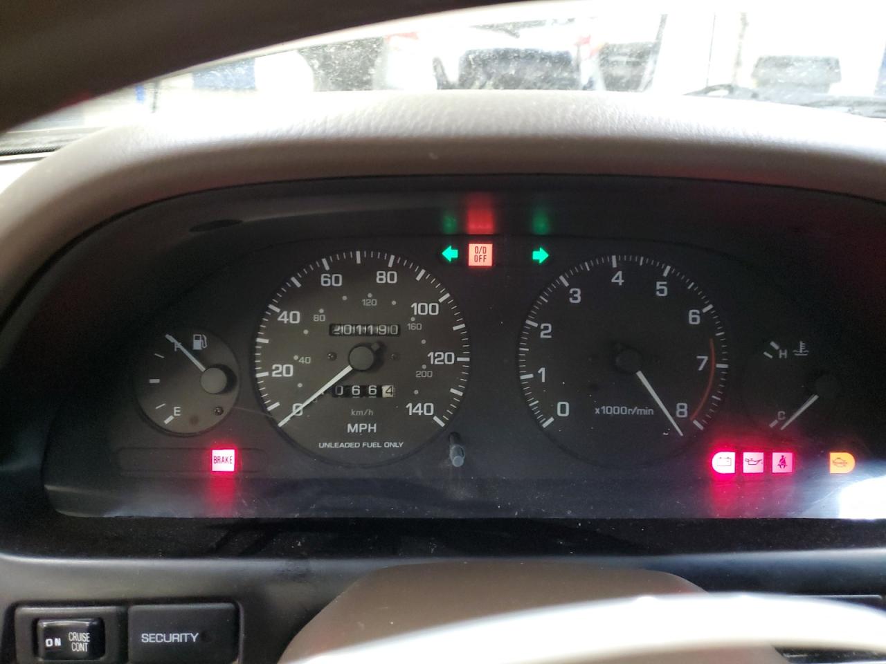 1996 Nissan Maxima - Image 9