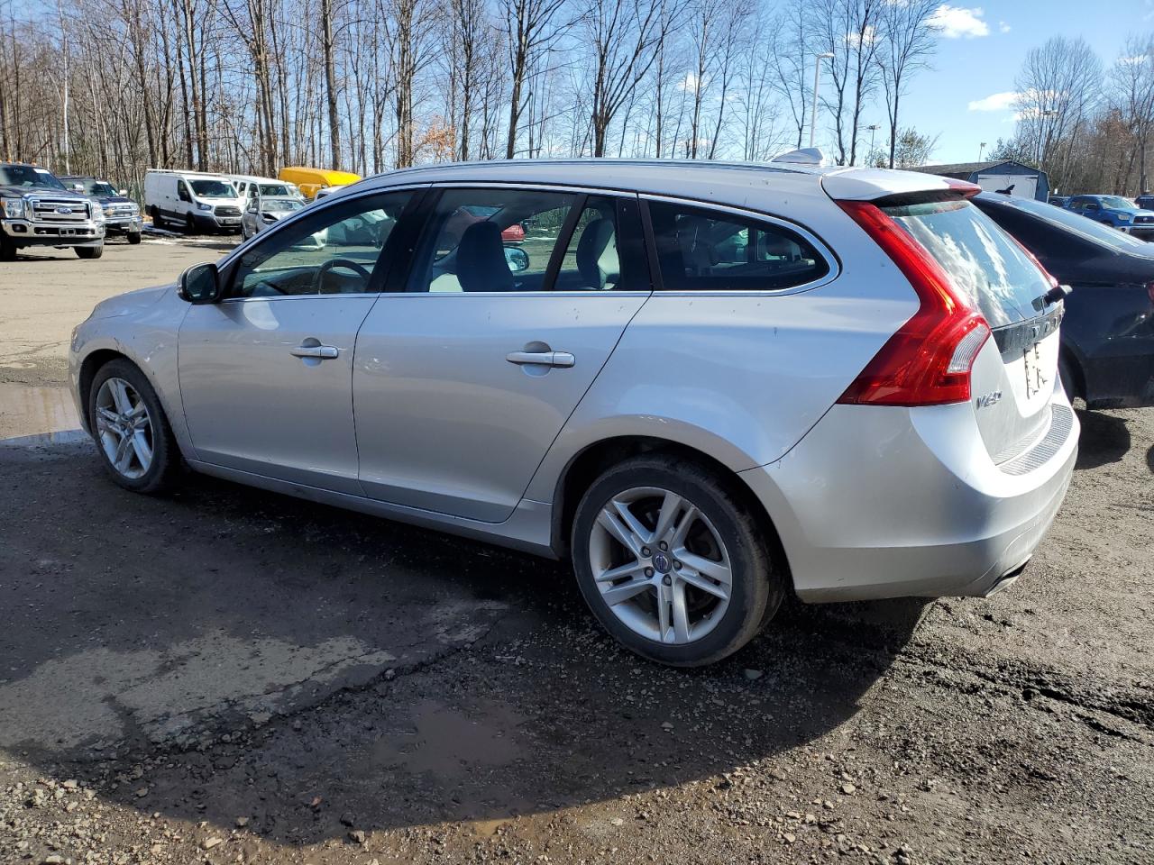 2015 Volvo V60 - Image 2