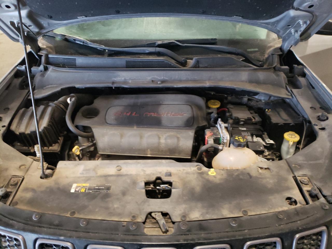 2018 Jeep Compass - Image 12