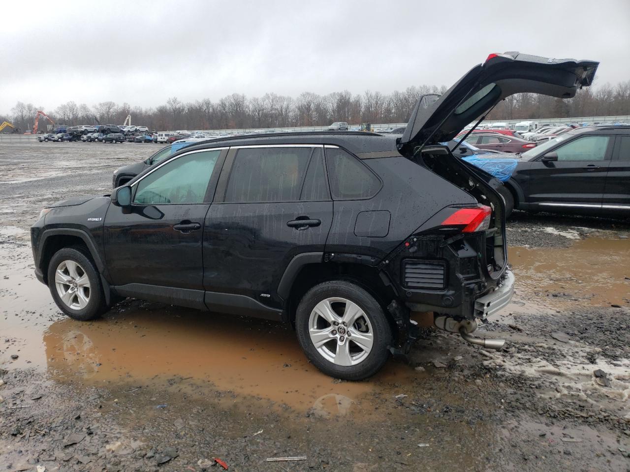 2021 Toyota RAV 4 - Image 2