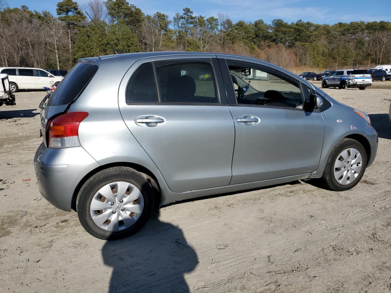 2011 Toyota Yaris - Image 3
