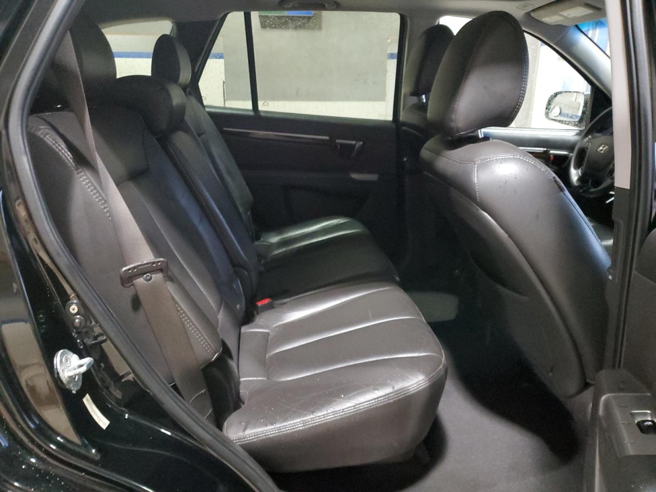 2010 Hyundai Santa Fe - Image 11