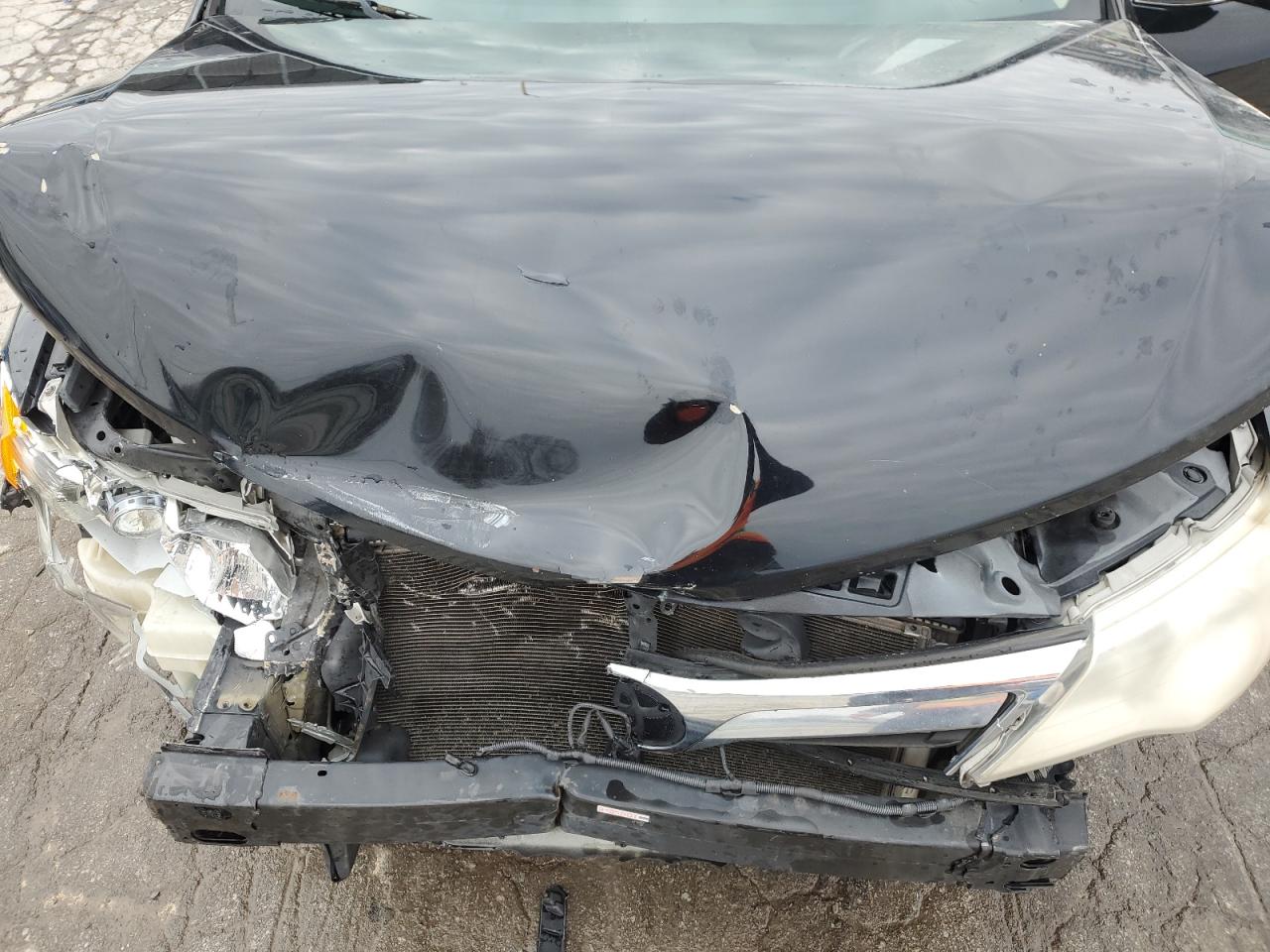 2014 Toyota Camry - Image 11