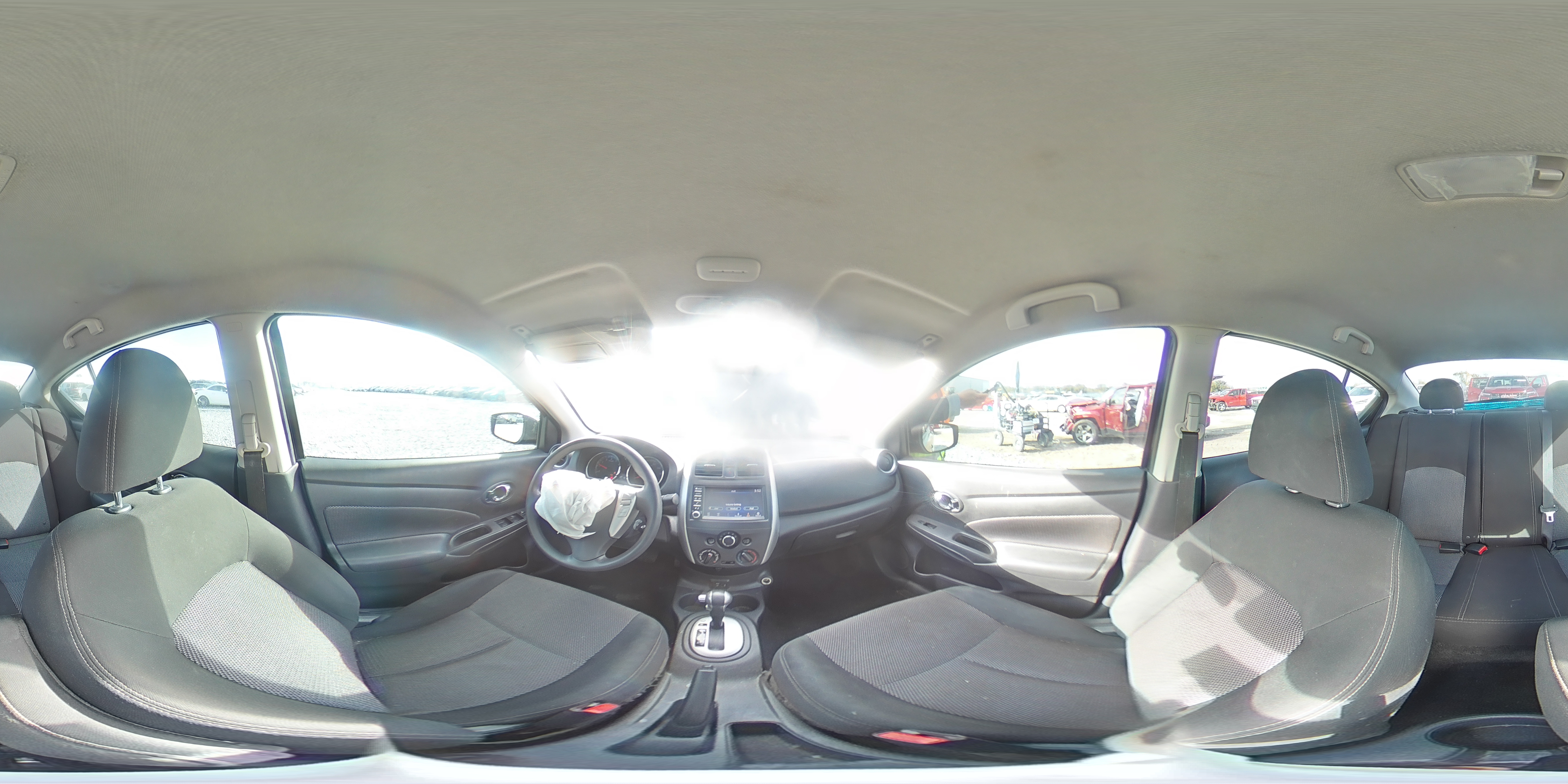 2019 Nissan Versa - Image 13