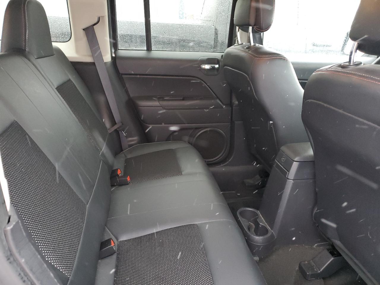 2016 Jeep Liberty (Patriot) - Image 10