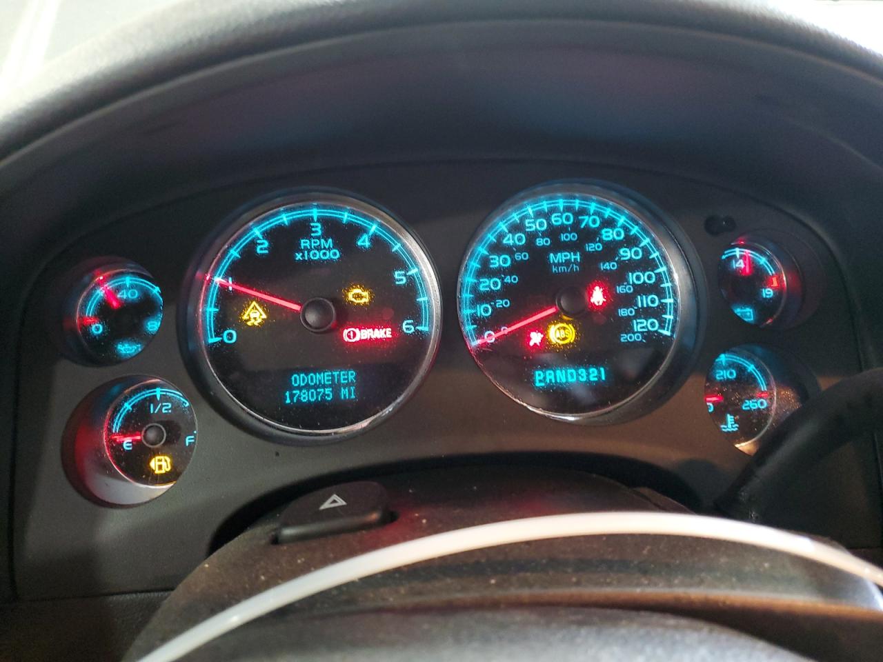 2007 Chevrolet Silverado - Image 9