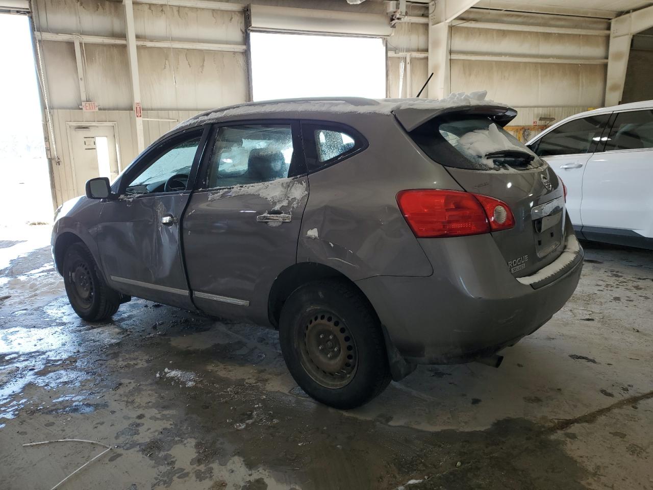 2015 Nissan Rogue - Image 2