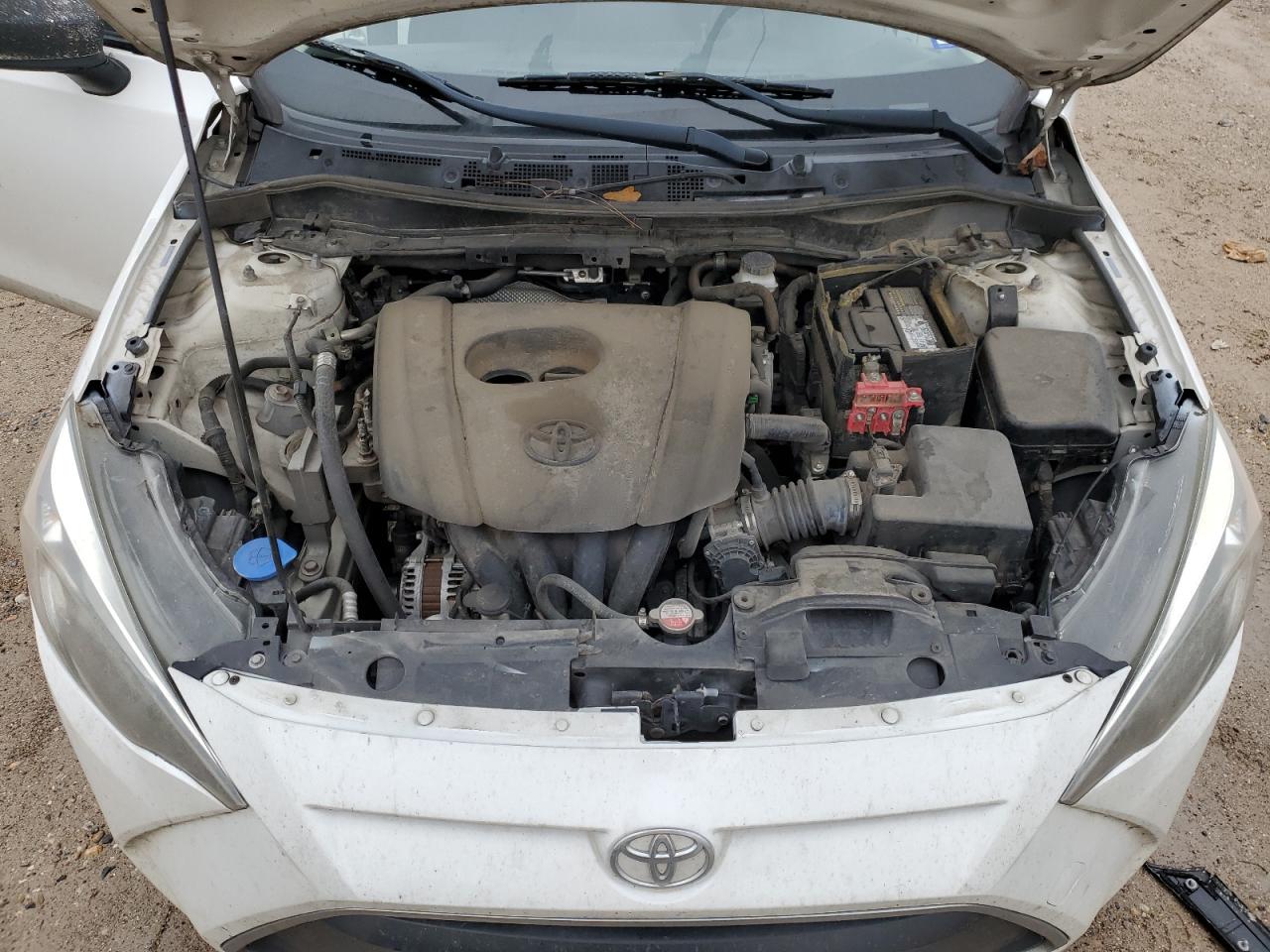 2017 Toyota Yaris - Image 12