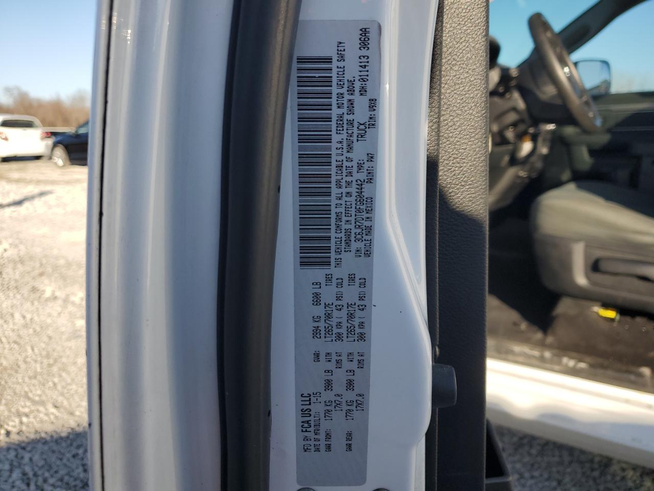 2015 RAM 1500 - Image 12