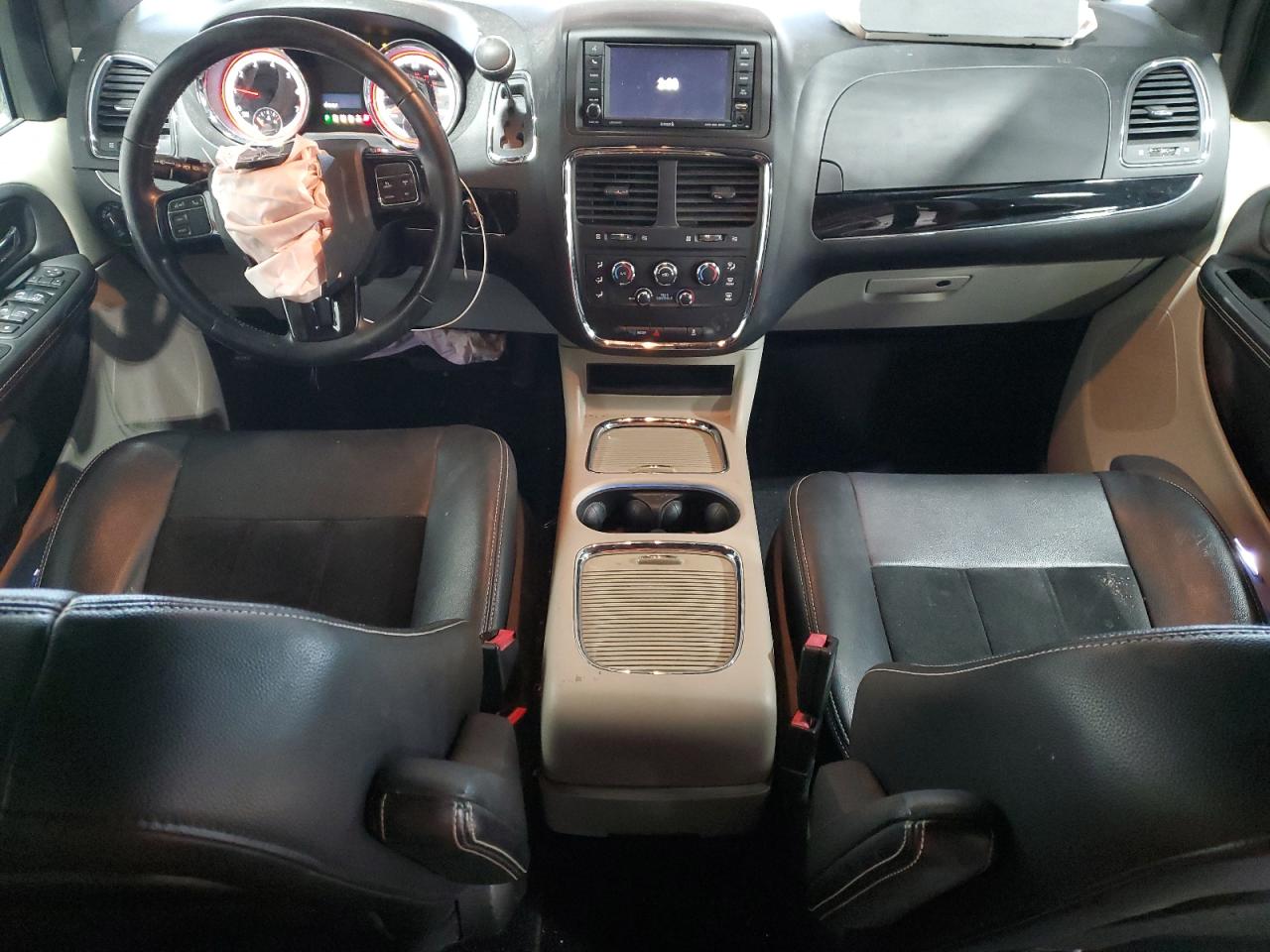 2017 Dodge Caravan - Image 8