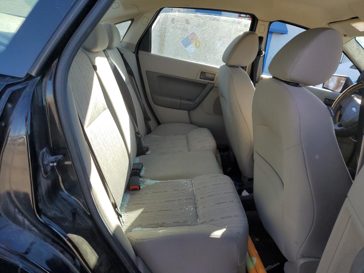 2010 Ford Focus - Image 11